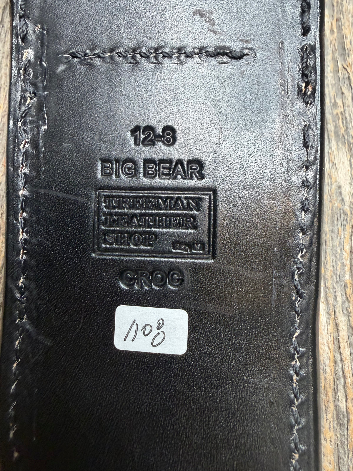New Randall Model 12-8 Big Bear Sheath in Exotic Black Matte Crocodile from Treeman with the newest Black Canteen snap. Killer sheath.