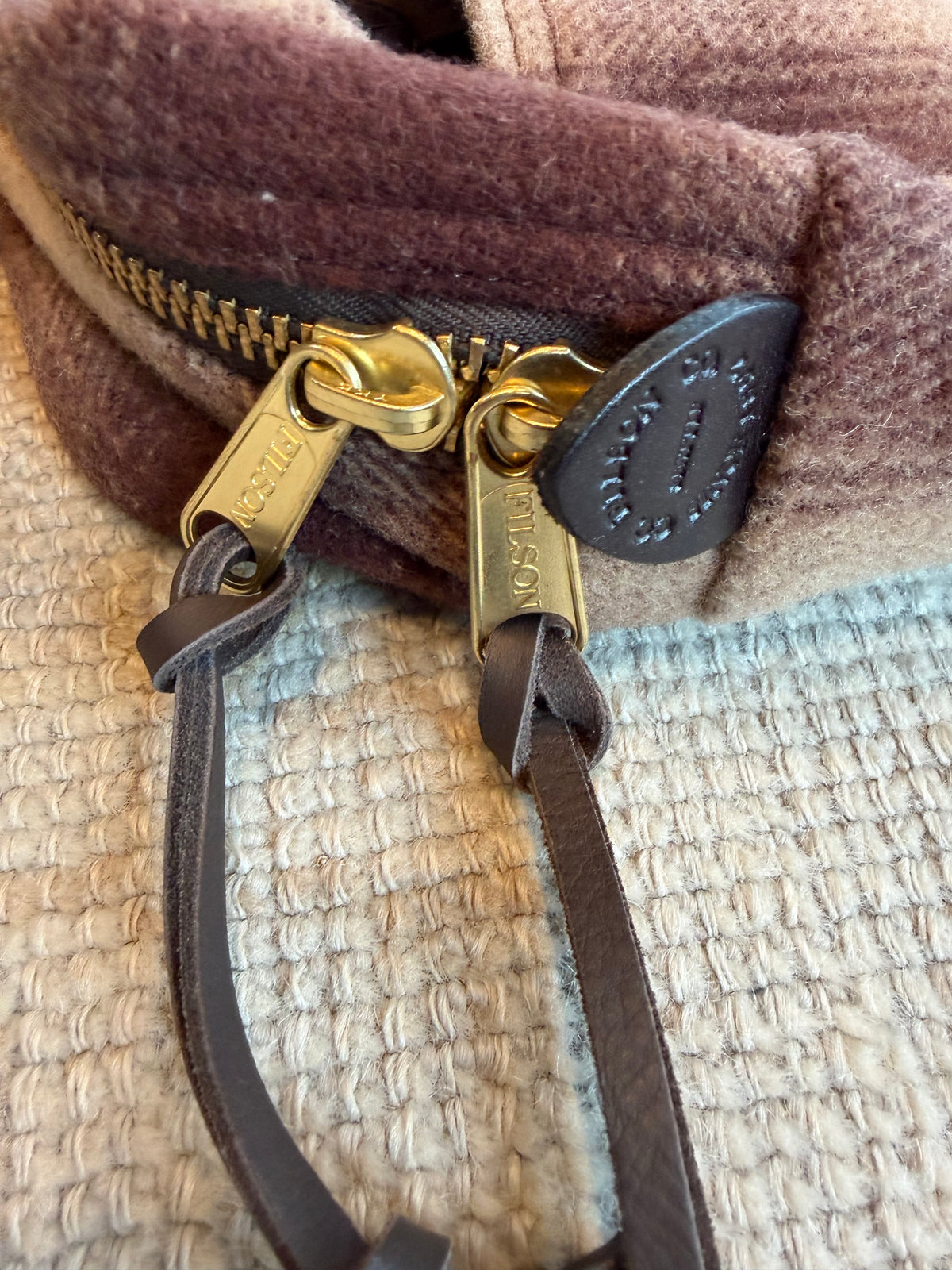Rare NWT Filson Mackinaw Wool Tote Bag With Zipper 20286169 USA Leather Brown Tan Ombre