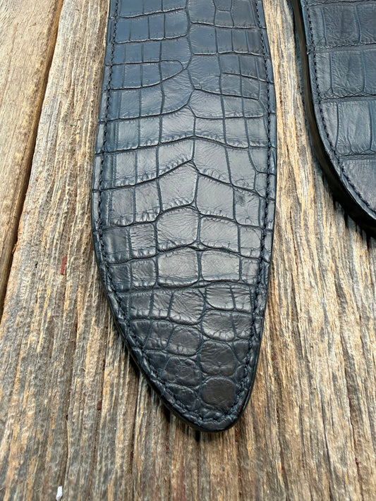 New Randall Model Large and Small Sasquatch pair in Exotic Black Matte Crocodile from Treeman with the newest Black Canteen snap. Killer sheaths.