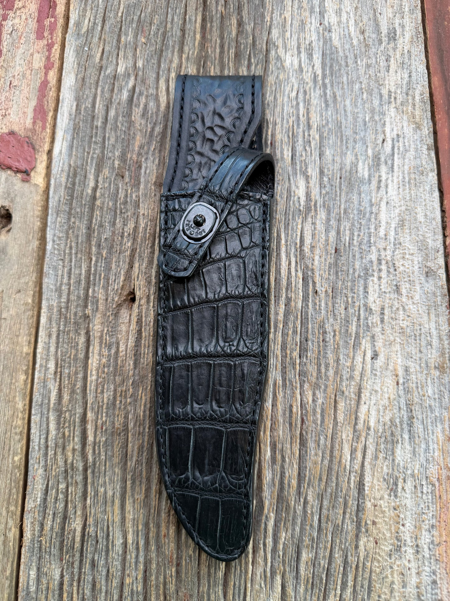 New Randall Model Nordic Special Sheath in Exotic Black Matte Crocodile from Treeman with the newest Black Canteen snap. Killer sheath.