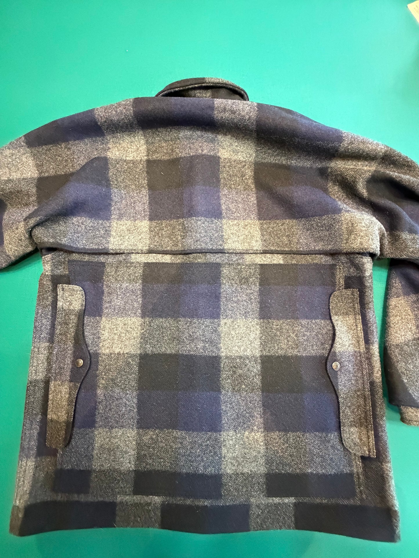 Filson Double Mackinaw Cruiser 2019 NWT Size Large Limited Edition Buffalo Plaid, Navy USA Made “Rare”