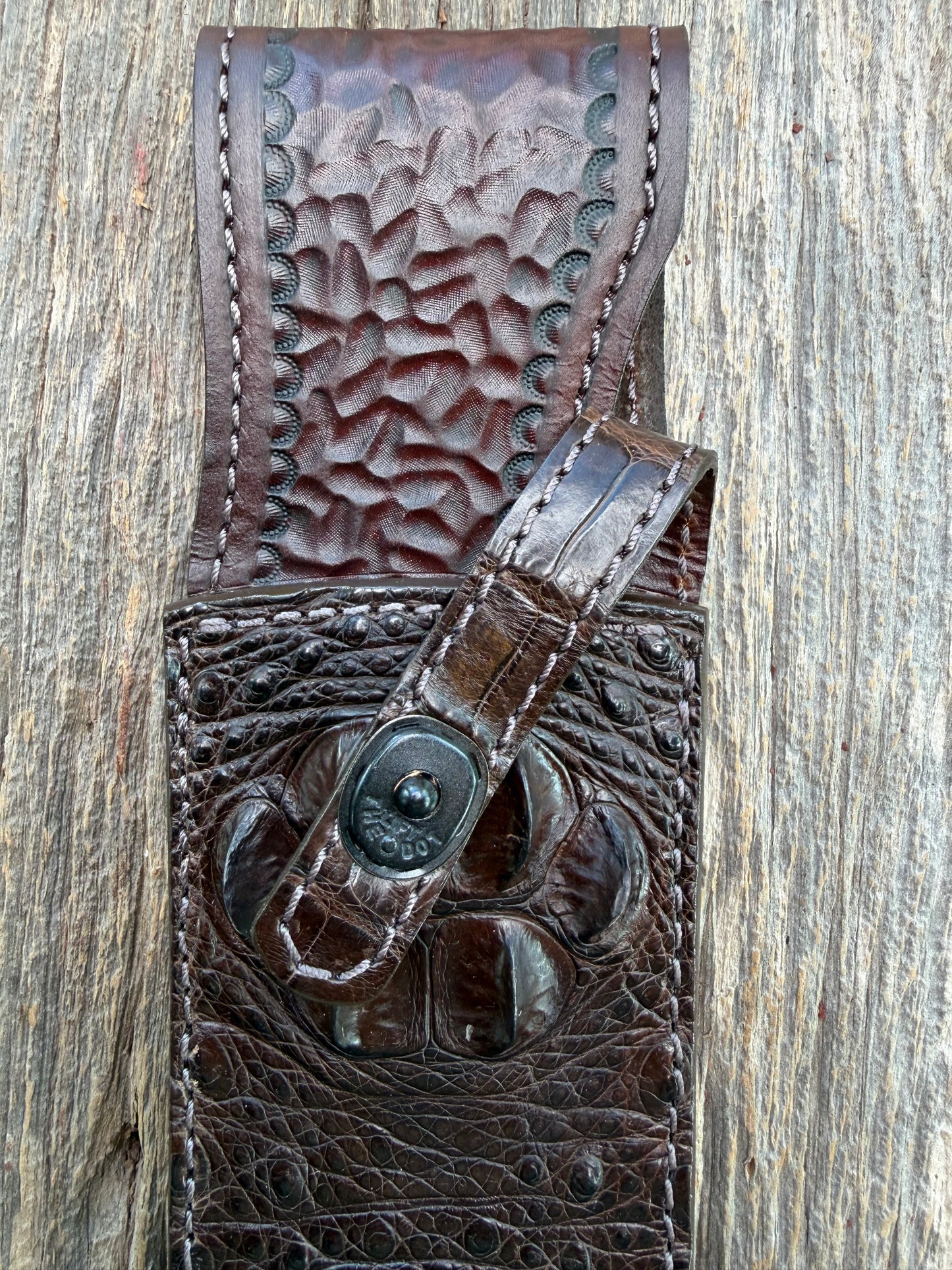New Randall Model 12-11 Smitty Sheath in Exotic Chocolate Brown Matte Crocodile (Hornback and Skull) from Treeman with the newest Black Canteen snap. Killer sheath.