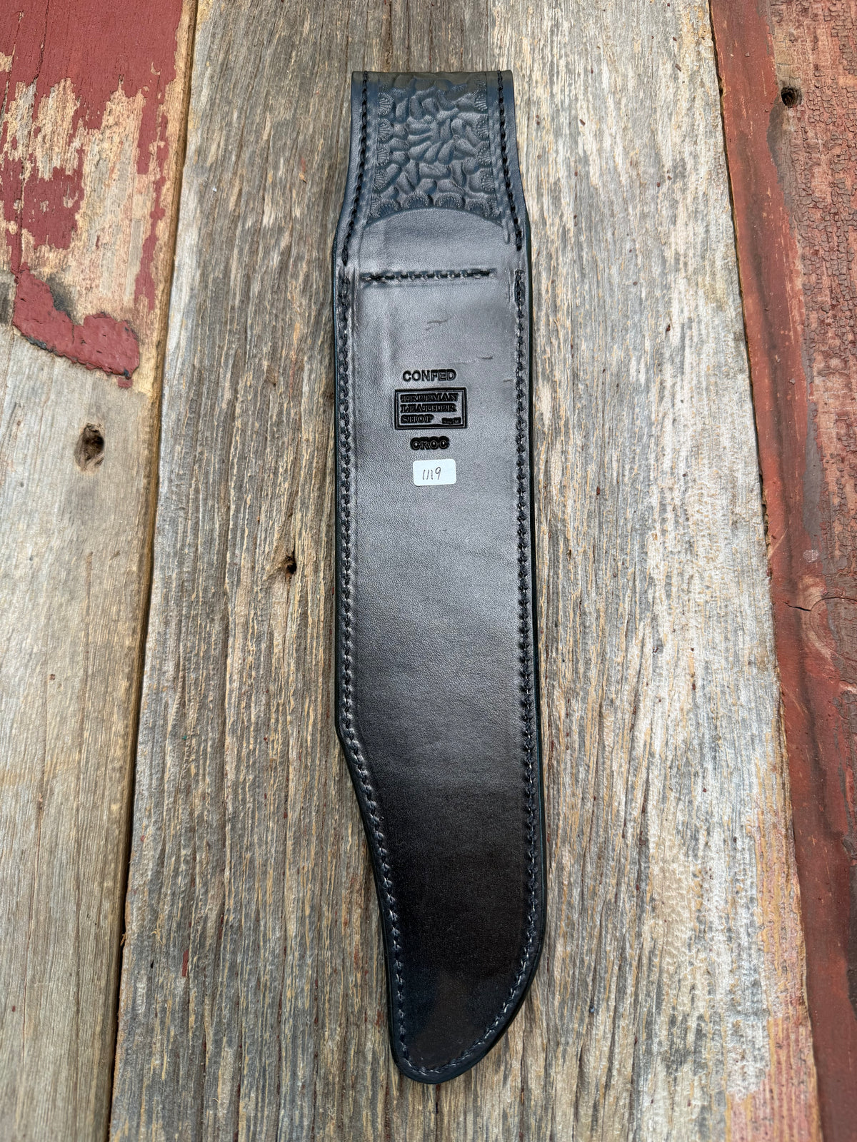 New Randall Model 12-11 Confederate Sheath in Exotic Black Matte Crocodile from Treeman with the newest Black Canteen snap. Killer sheath.