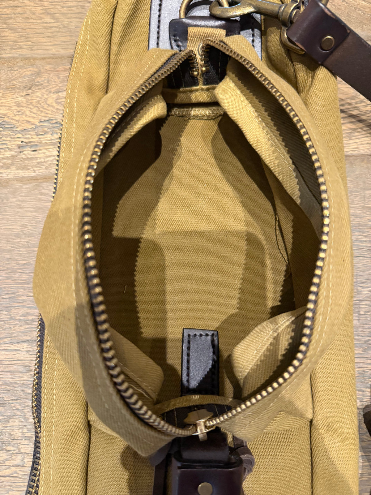 Very Rare Filson Fly Fishing Rod Case Rugged Twill in Tan Made in USA 31 inch version. Like new condition. 10/19 Build. # 20019932