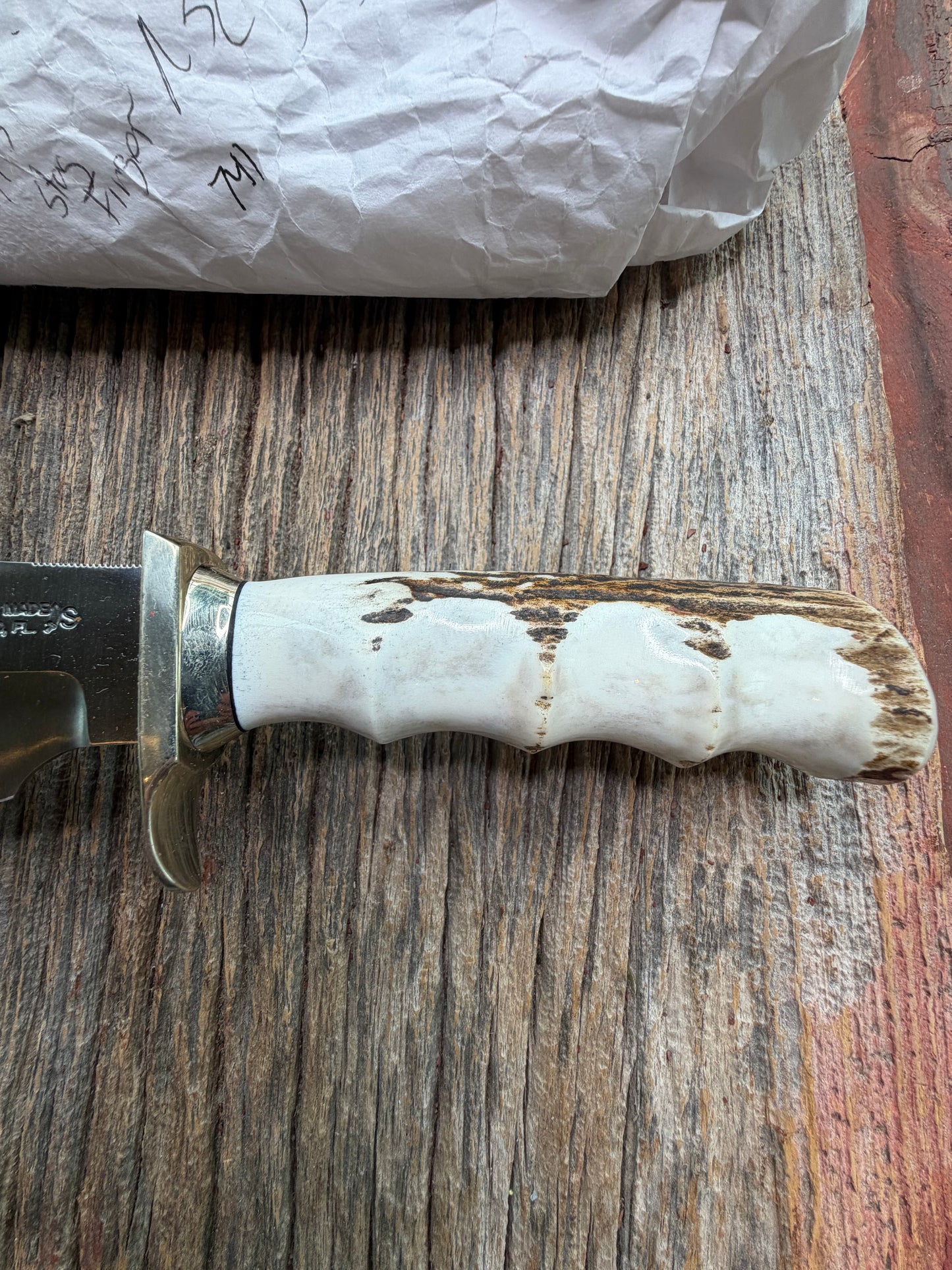 New in Paper Randall Model 19-5 with a nice Stag finger grooves handle. Nickel silver Single Hilt a Nickel silver collar, natural end, Stainless steel blade.