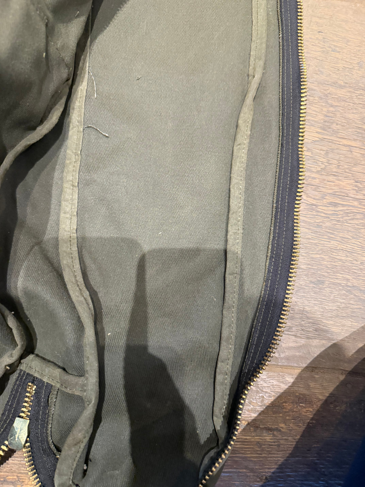 Very Rare Filson Fly Fishing Rod Case Rugged Twill in Otter Green Made in the USA. This is the 60 inch version. Talon zippers, nice condition given the age, Style 216P.