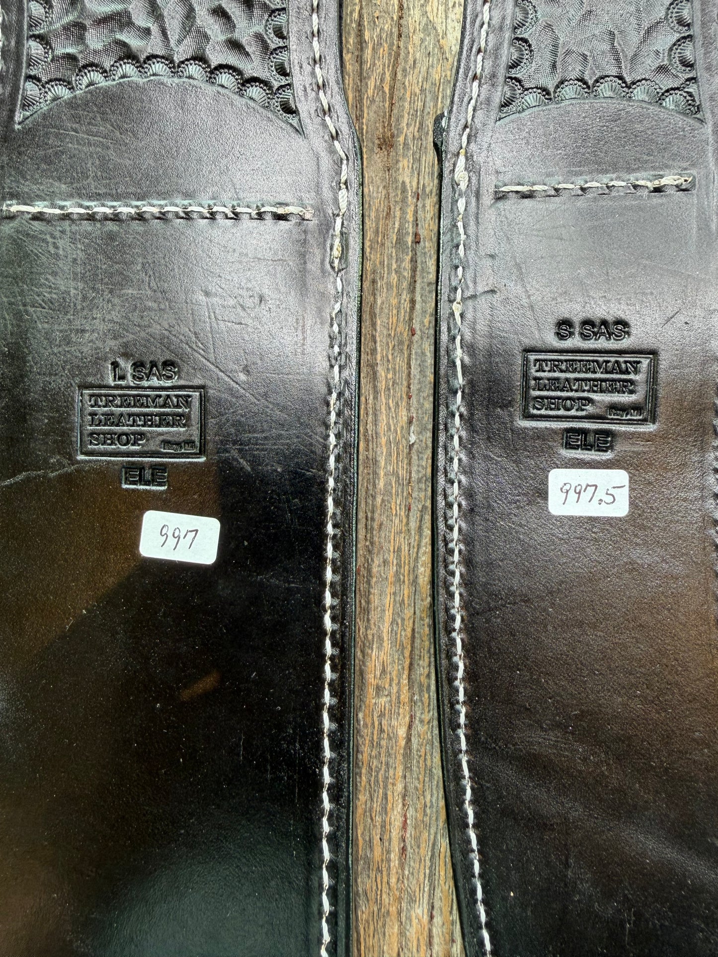 New Randall Model 12-11 Large Sasquatch and 12-8 Small Sasquatch Sheaths in Exotic thick and textured Black Elephant hide on black leather from Treeman with a black Canteen snap. Hand tooled belt loop. Killer sheath. Selling as a pair…