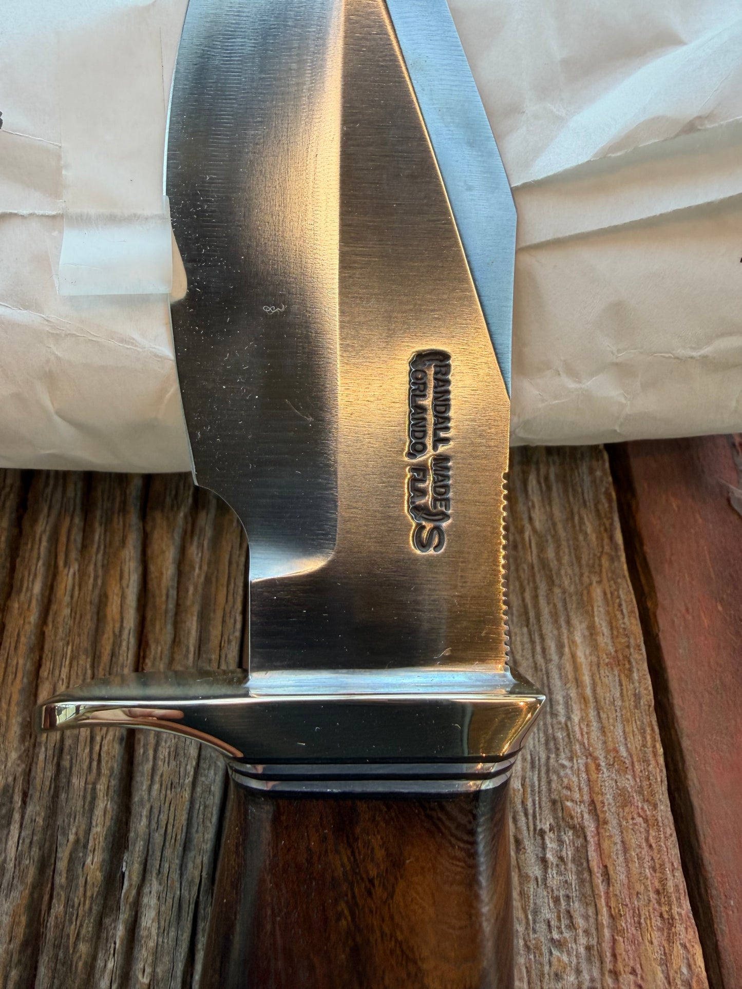 New in Paper Randall Model 19-5 with a nice piece of Ironwood. Nickel silver Hilt and Aluminum crows beak Butt cap.