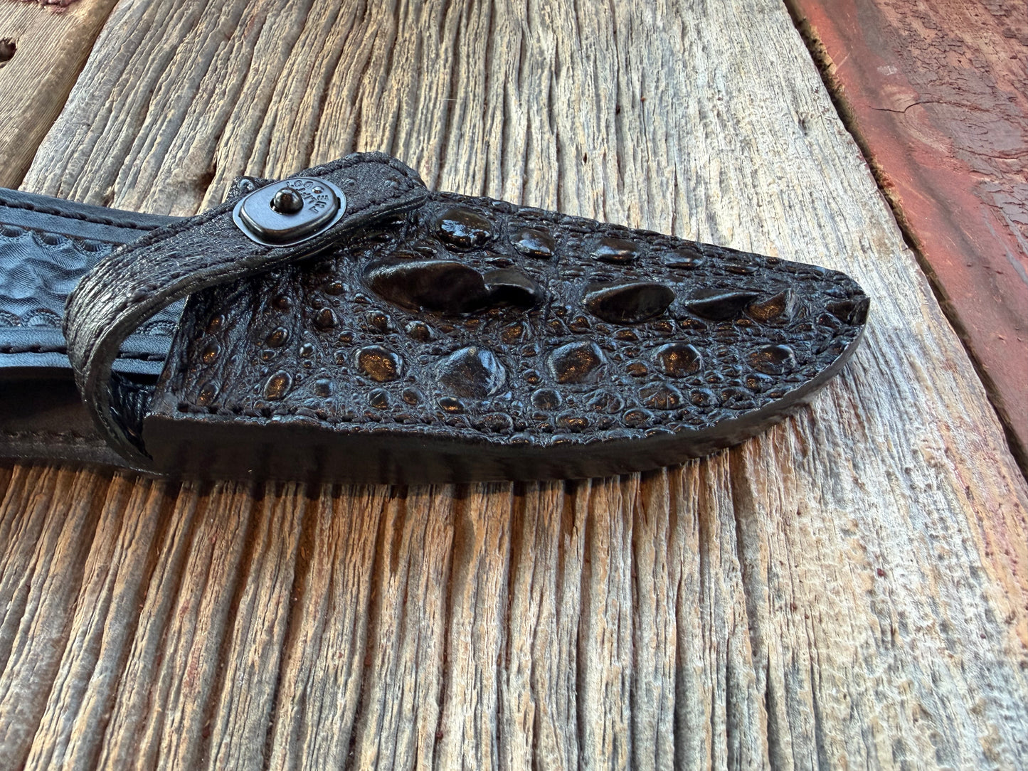 Randall Model 19-5 in Exotic Black Snapping Turtle Horned/Dragon Tail Sheath from Treeman. New version with a Black Canteen Snap.