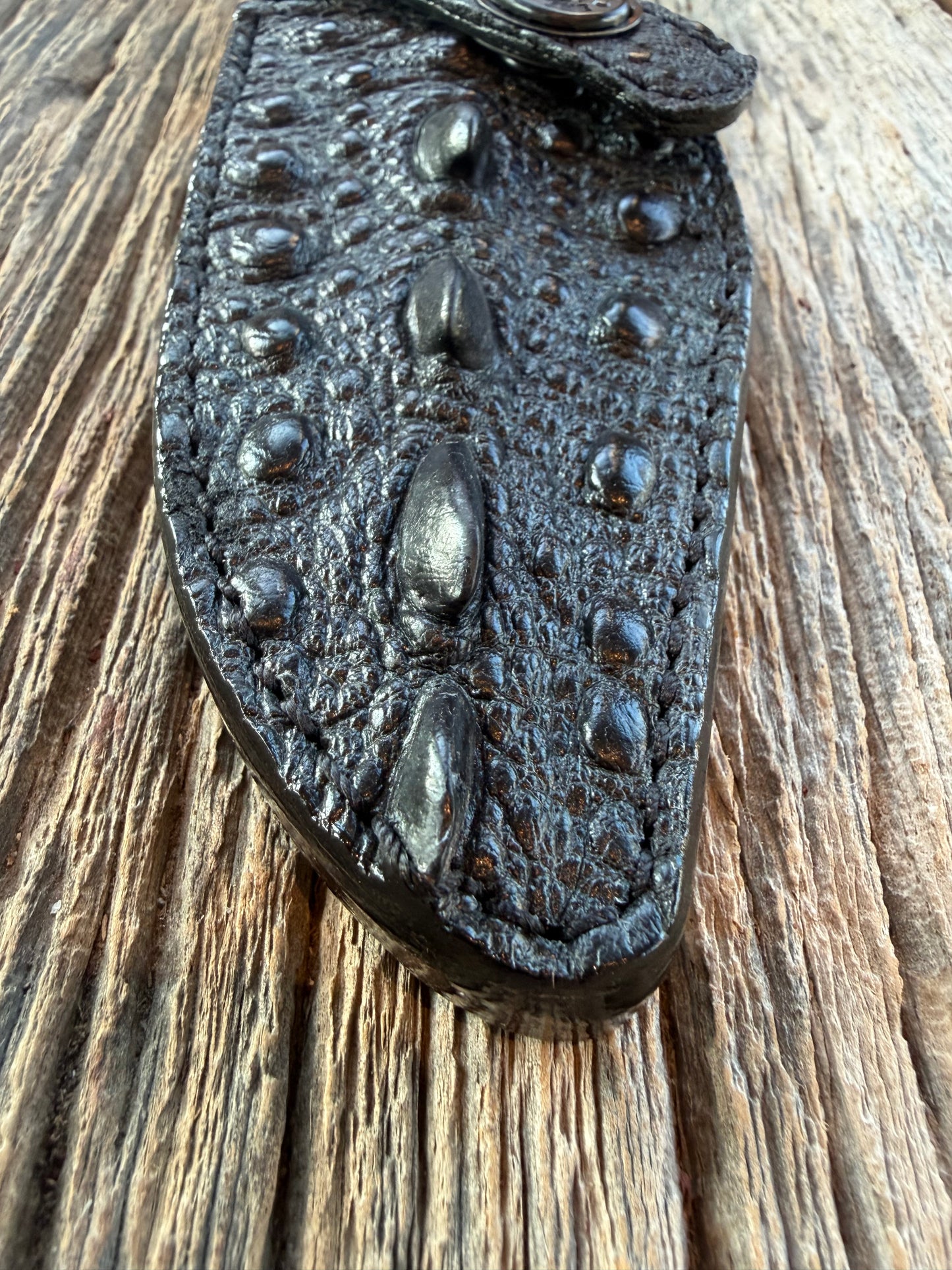 Randall Model 19-5 in Exotic Black Snapping Turtle Horned/Dragon Tail Sheath from Treeman. New version with a Black Canteen Snap.