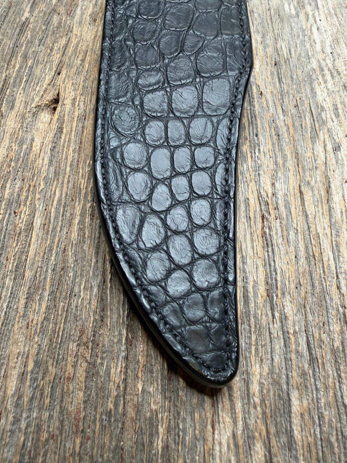 New Randall Model 12-8 Big Bear Sheath in Exotic Black Matte Crocodile from Treeman with the newest Black Canteen snap. Killer sheath.