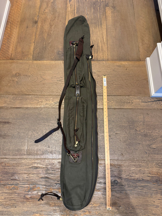 Very Rare Filson Fly Fishing Rod Case Rugged Twill in Otter Green Made in the USA. This is the 60 inch version. YKK zippers, nice condition given the age, Style 216P. Built April 2002