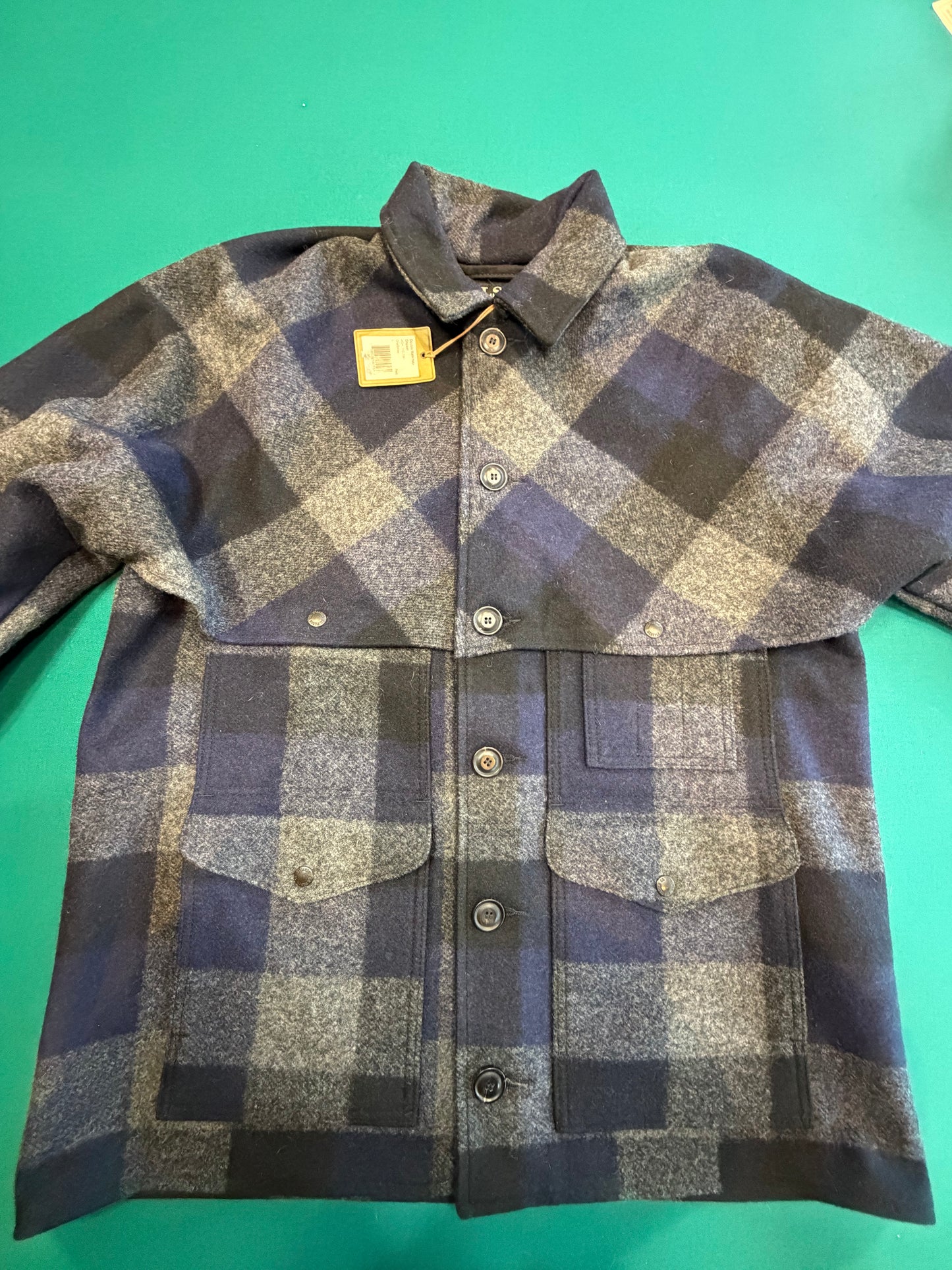 Filson Double Mackinaw Cruiser 2019 NWT Size Large Limited Edition Buffalo Plaid, Navy USA Made “Rare”