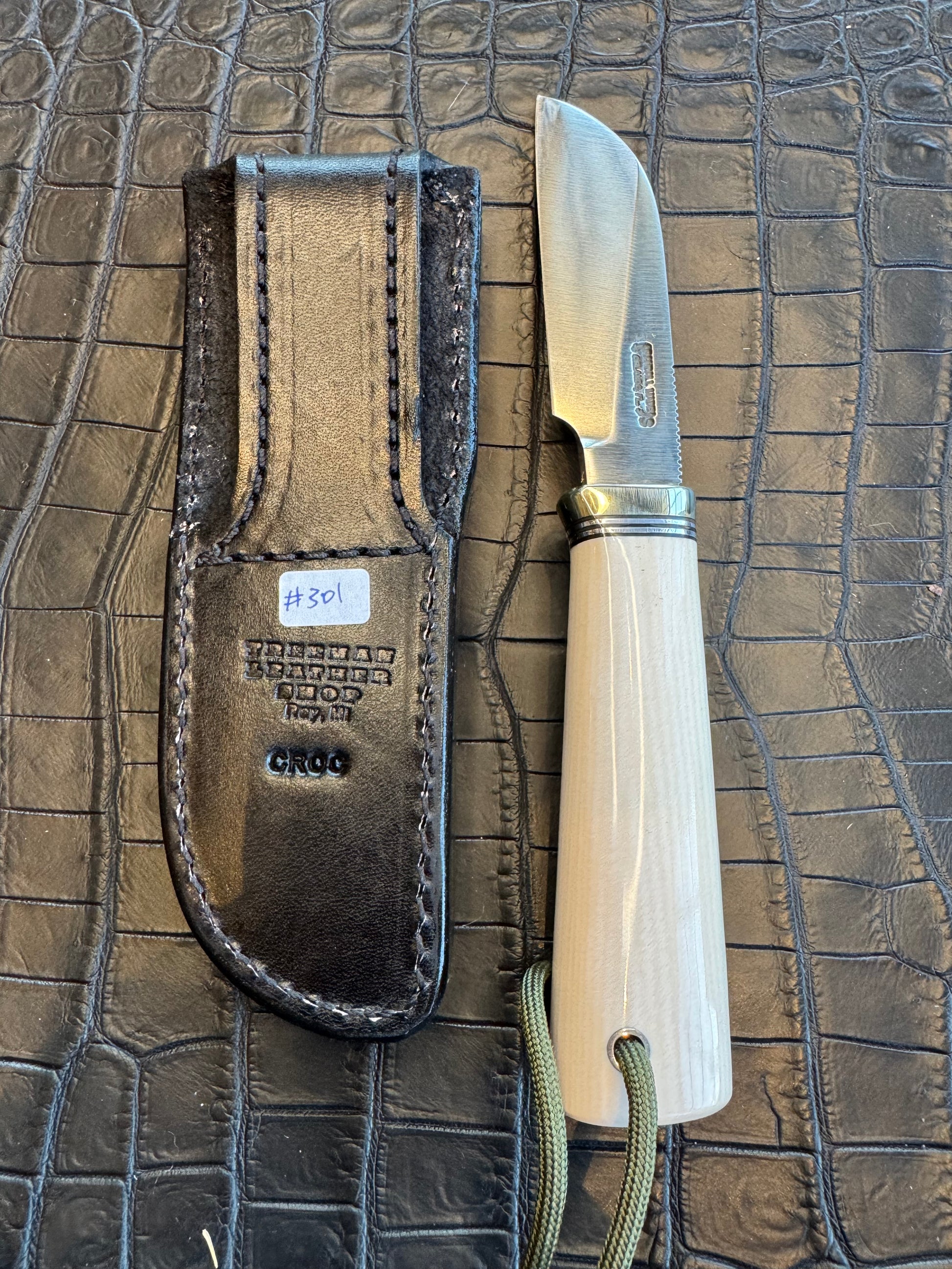 Randall Cattleman Model Sheath in Exotic White Hornback Crocodile Skin from Treeman. Sheath only