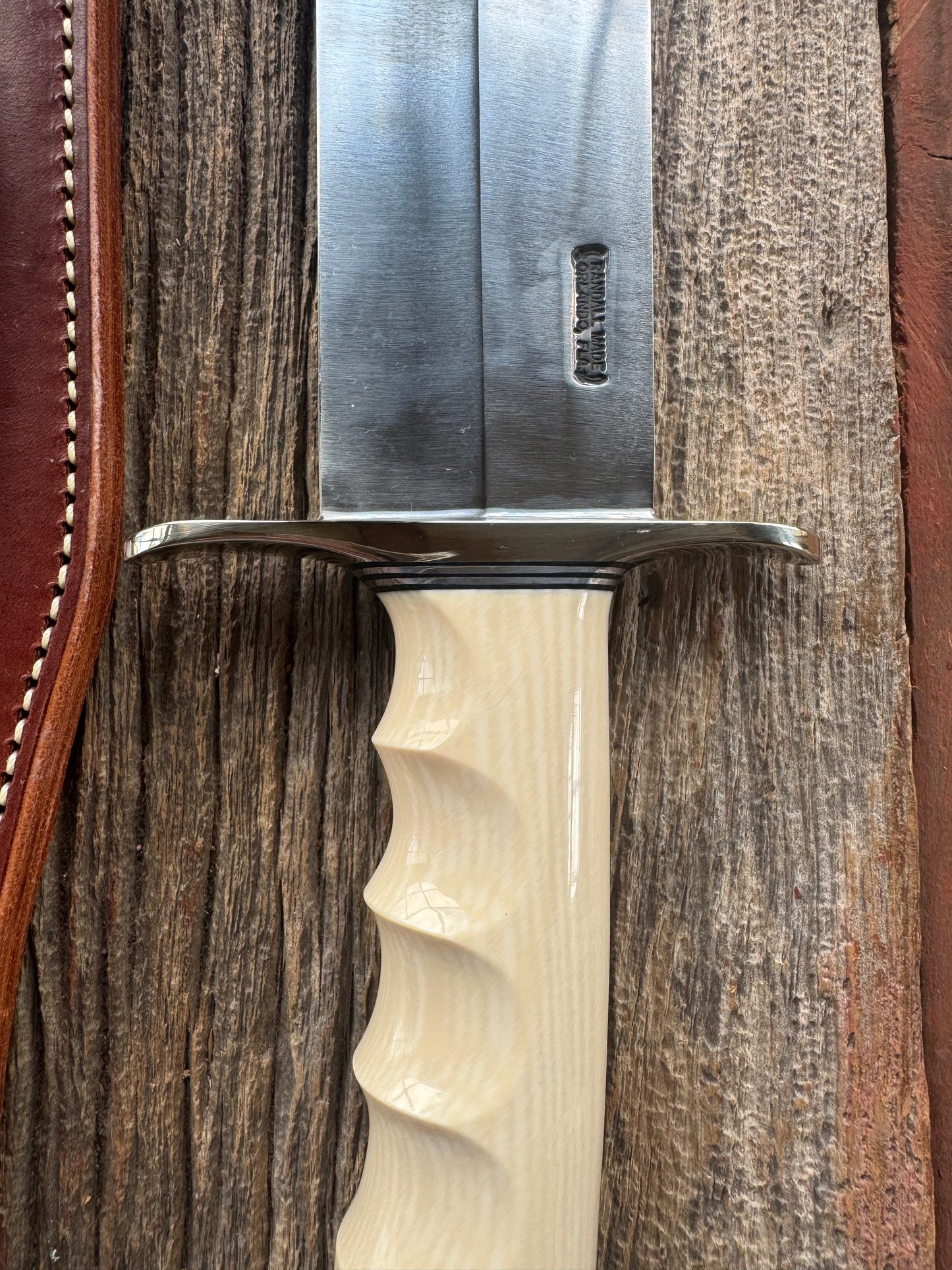 New in Paper Model 12-11 Smithsonian “Smitty” Bowie. Beautiful Dave Warthers Resin with finger grooves and a Nickel silver hilt and butt plate.