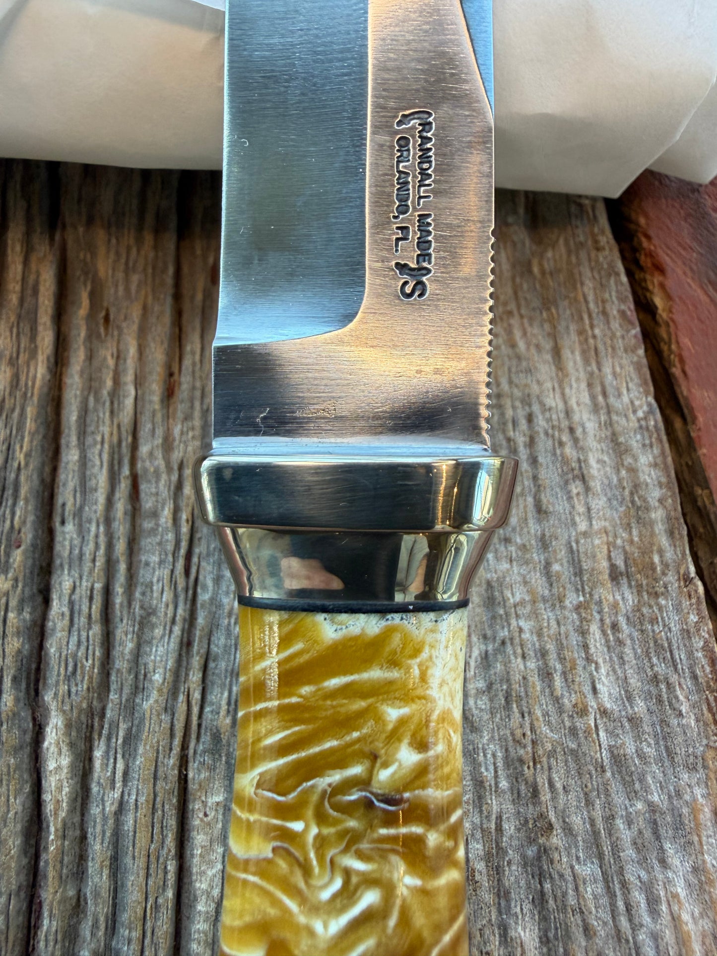 NOTE : Item is part of my personal Collection. Adding to cart will not result in sale. New in Paper Randall Model “Gambler” 4 Inch in Musk OX, Nickel collar and rounded  butt cap. Stainless blade.