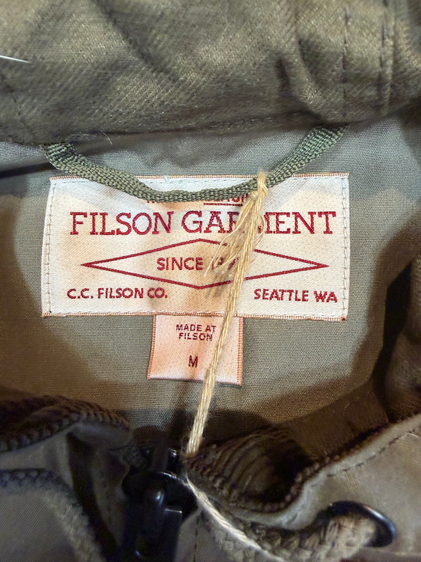 Filson Buckland Cover Cloth Zip Up NWT Otter Green Rare.. Made in USA #10754351 “Rare”