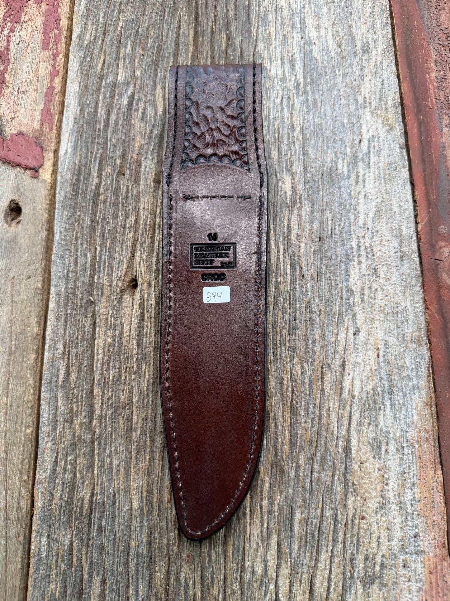 New Randall Model 14 Sheath in Exotic Dark Brown Matte Crocodile from Treeman with the newest Black Canteen snap. Killer sheath.