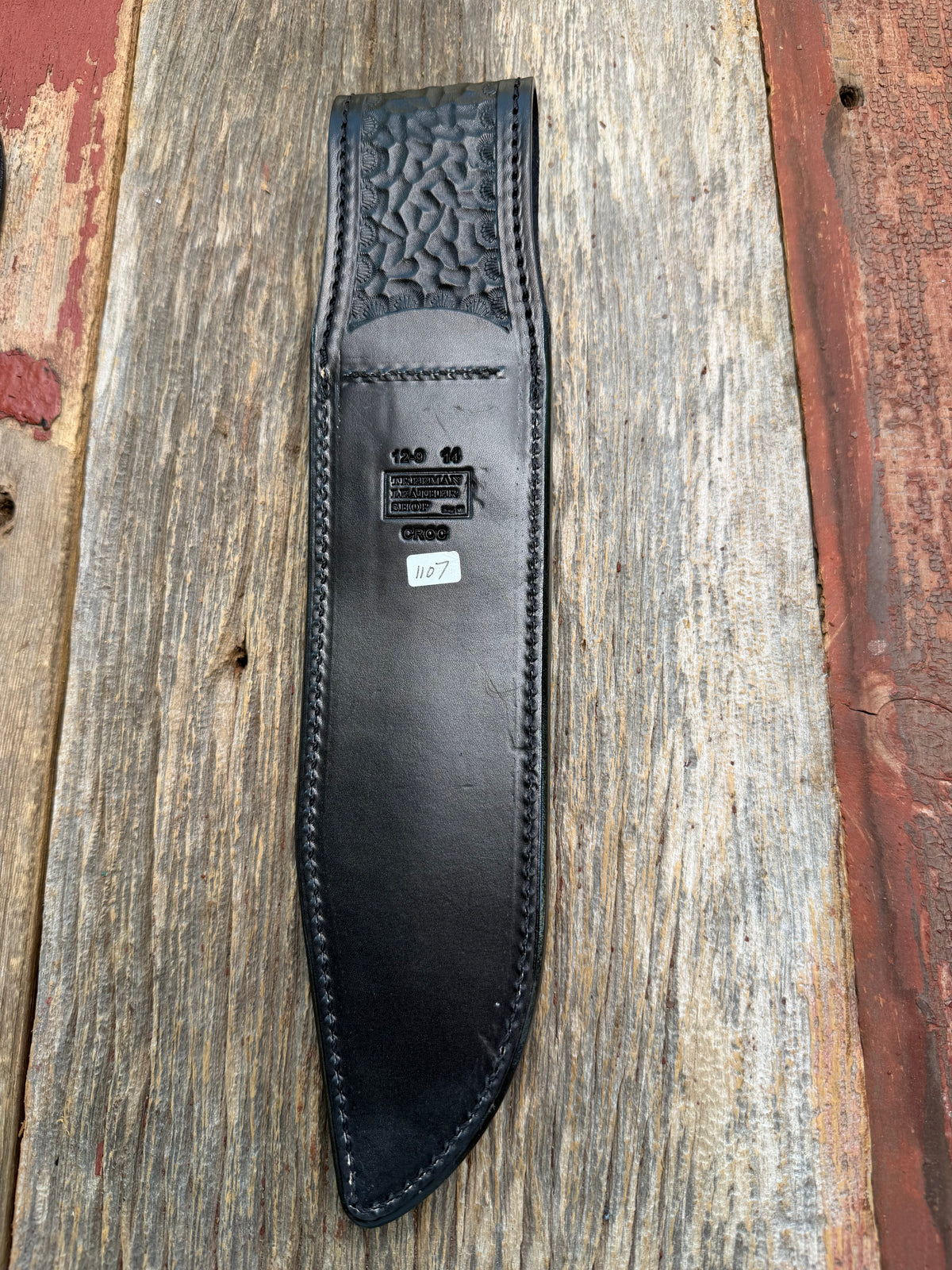 New Randall Model 12-9 Sheath in Exotic Black Matte Crocodile from Treeman with the newest Black Canteen snap. Killer sheath.