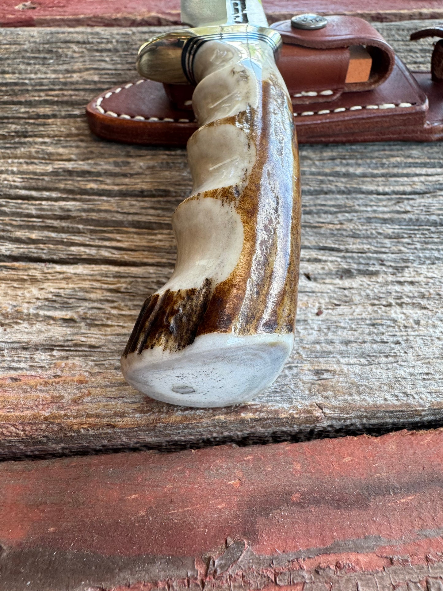 Nice Randall Model 23 Game Master in Stag with finger grooves. Stainless steel blade, Nickel silver Single hilt and Brown leather sheath.