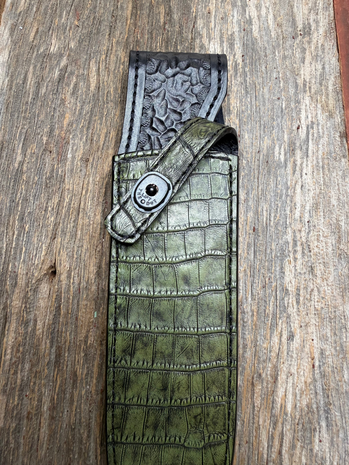 New Randall Model Clinton Special Sheath in Exotic Army Green Matte Crocodile from Treeman with the newest Black Canteen snap. Killer sheath.