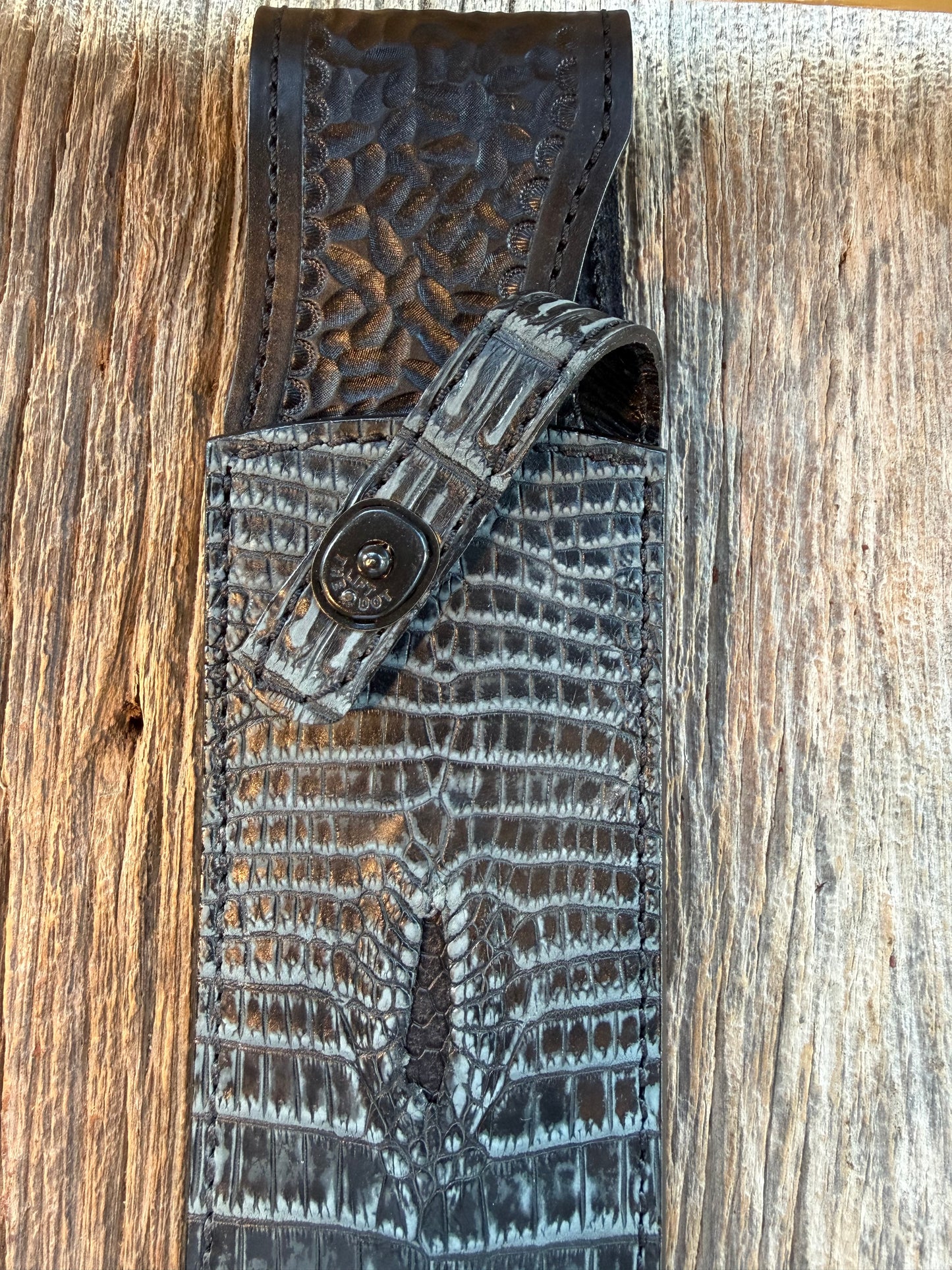 New Randall Model 12-11 Smitty Sheath in Exotic Black/Grey Matte Anus Crocodile from Treeman with the newest Black Canteen snap.