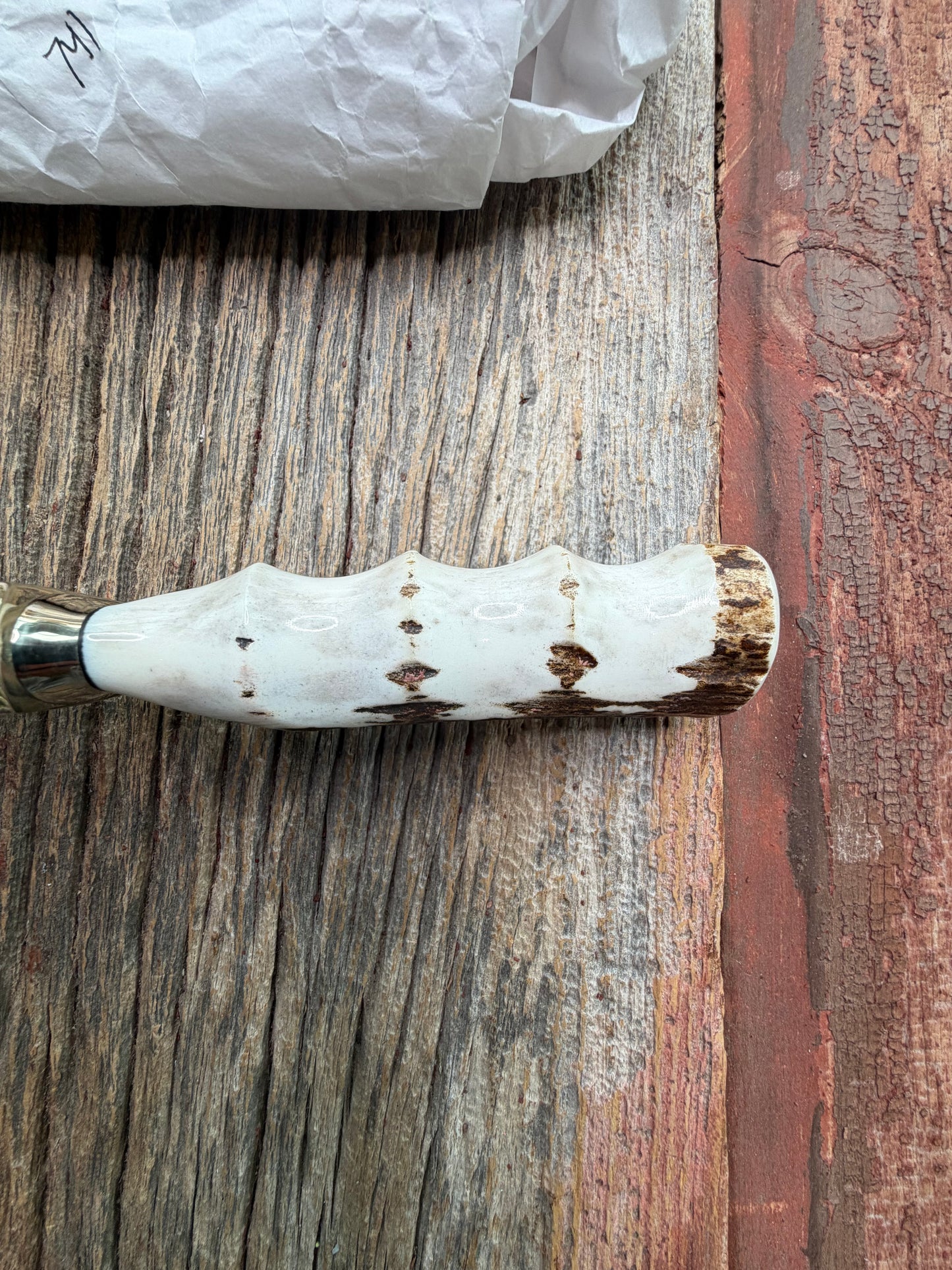 New in Paper Randall Model 19-5 with a nice Stag finger grooves handle. Nickel silver Single Hilt a Nickel silver collar, natural end, Stainless steel blade.