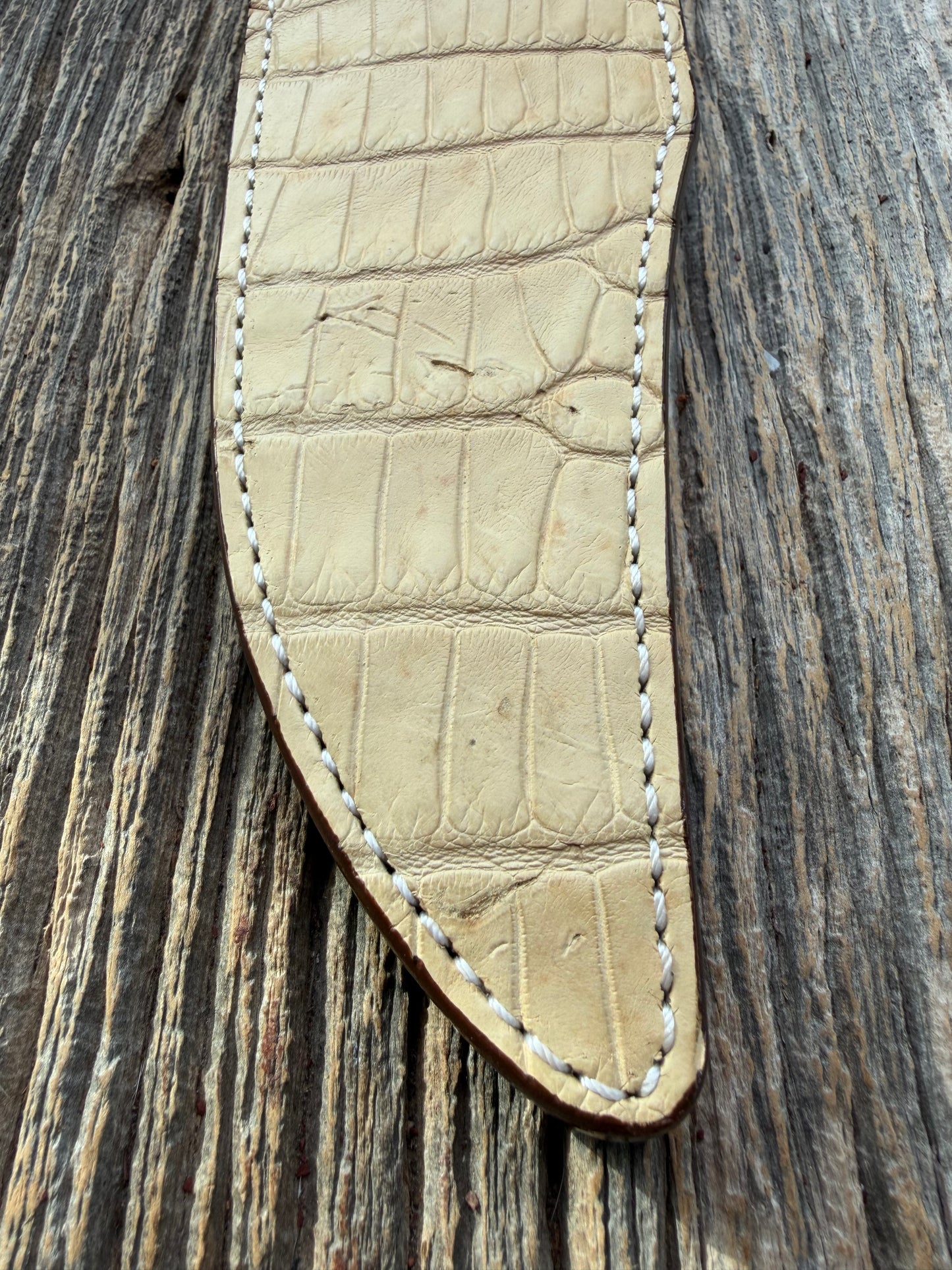 New Randall Model 12-8 Big Bear Sheath in Exotic Ivory Matte Crocodile from Treeman with a silver Canteen snap. Killer sheath.
