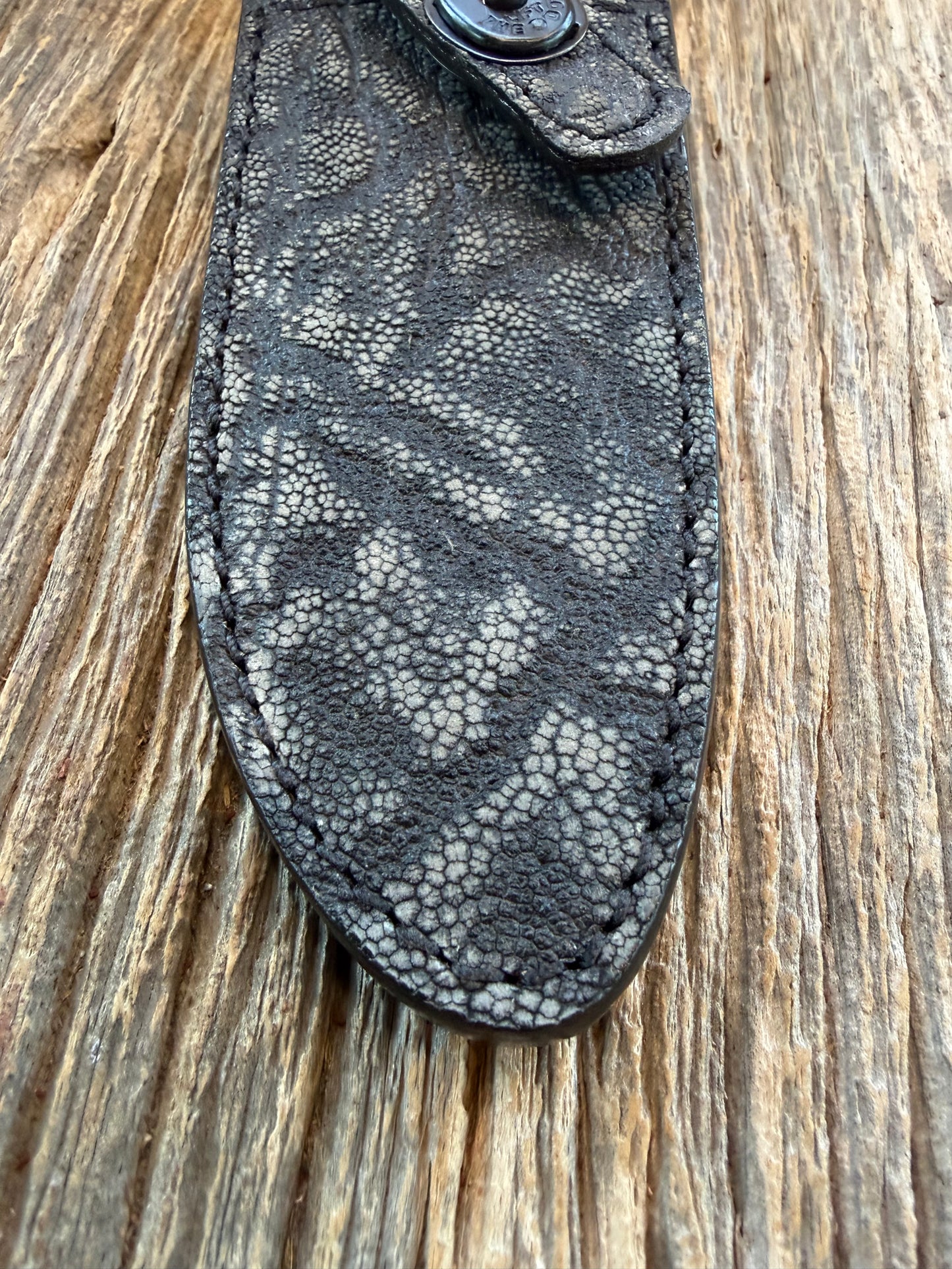 Randall Model 11-5 Sheath in Exotic African Elephant Ear from Treeman Sheaths. Black and Grey pebble texture and the new black Canteen snap, phenomenal.