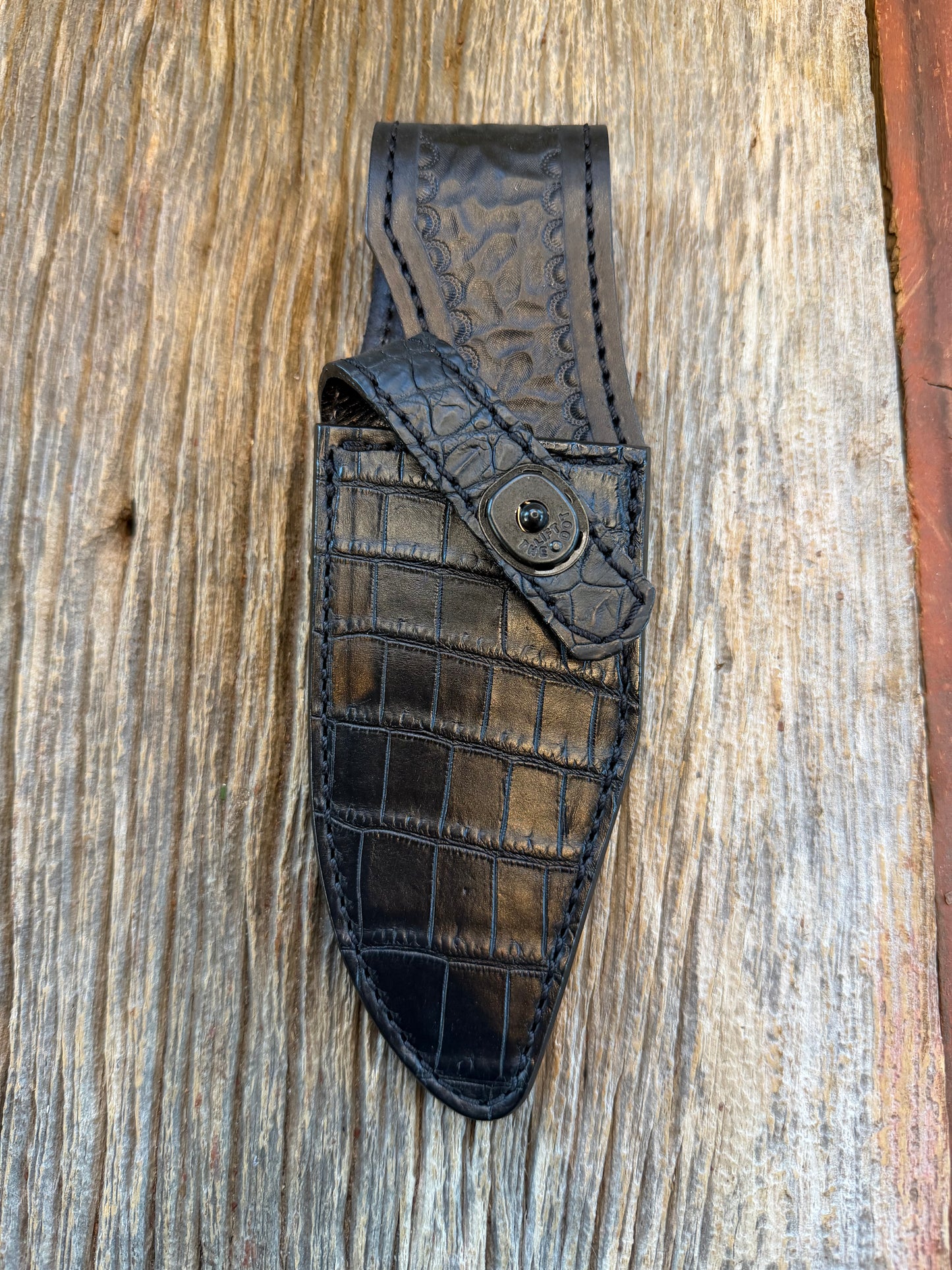 New Randall Model 19-5 Sheath in Exotic Black Crocodile from Treeman. My first sheaths with black snaps.