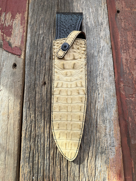 New Randall Model 12-11 Large Sasquatch Sheath in Exotic Ivory Matte Crocodile (Hornback and Skull) from Treeman with the newest Black Canteen snap. Killer sheath.