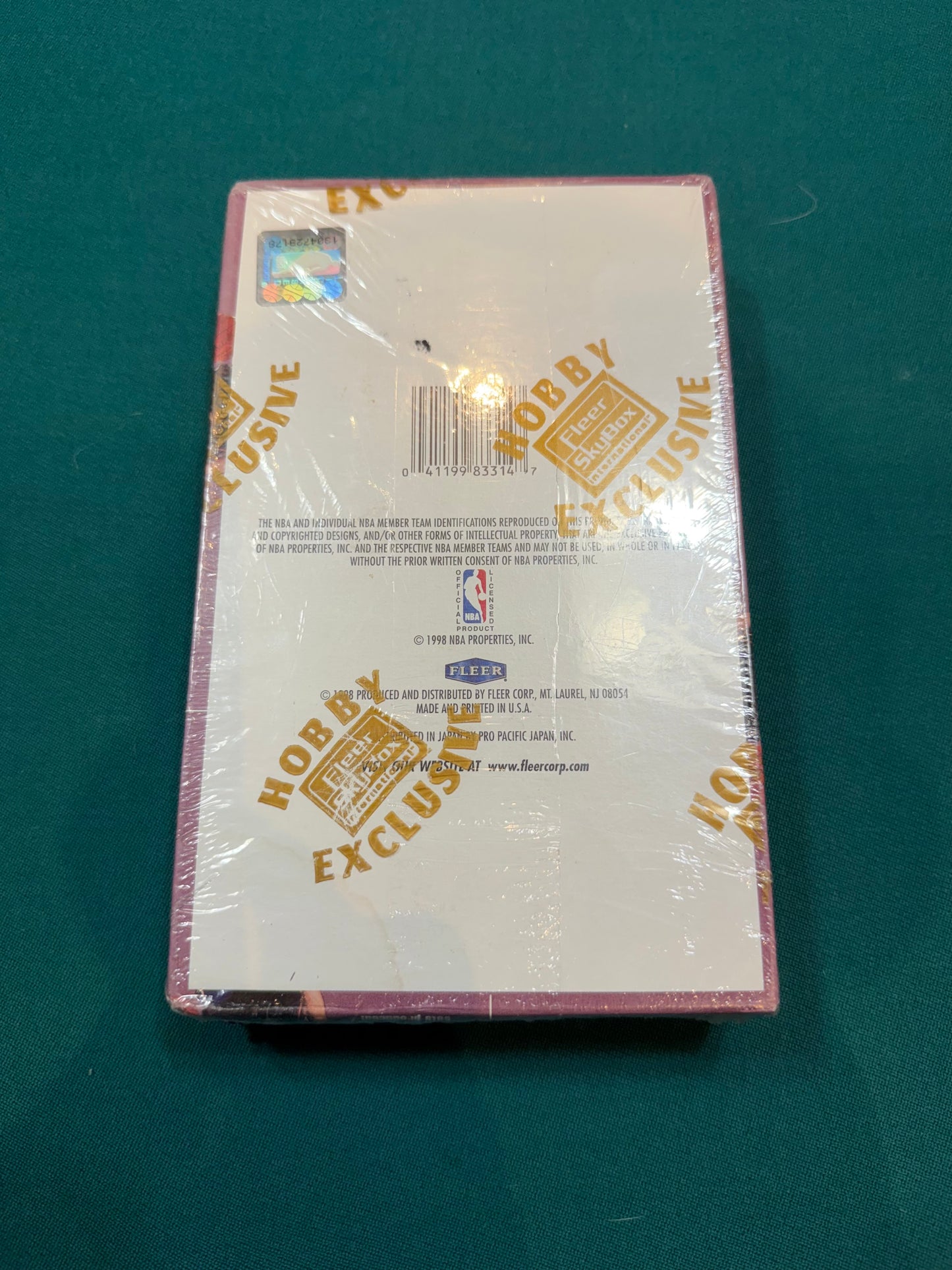 1998/99 Fleer Tradition Basketball Hobby Box Series 1 (36) packs per box. Factory Sealed!