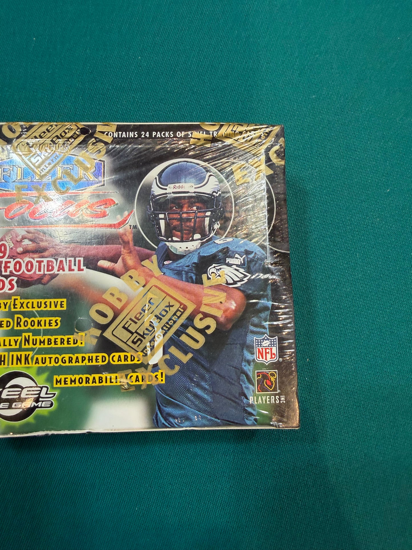 1999 FLEER FOCUS NFL FOOTBALL HOBBY BOX 24 PACKS KURT WARNER RC NEW SEALED