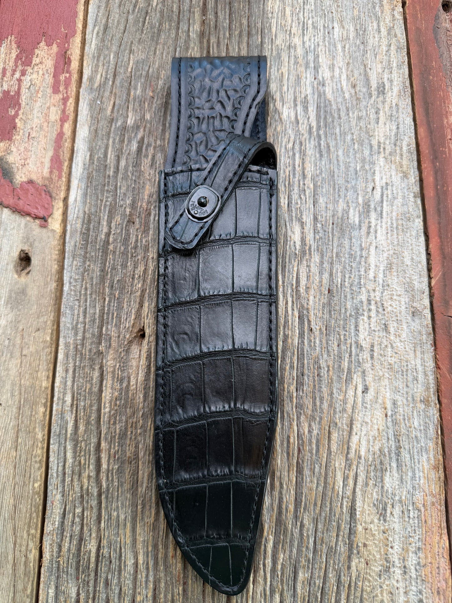 New Randall Model 12-9 Sheath in Exotic Black Matte Crocodile from Treeman with the newest Black Canteen snap. Killer sheath.