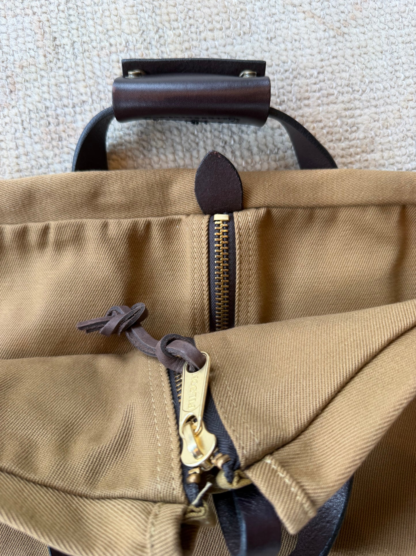 Filson Suit Cover Garment Bag Travel Rare Dark Tan Canvas Leather #70271 NWOT