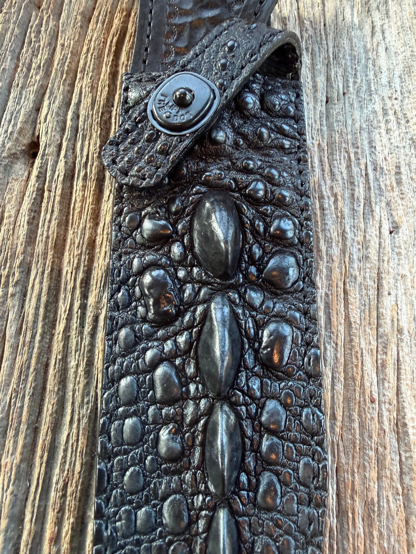 Randall Model 14 in Exotic Black Snapping Turtle Horned/Dragon Tail Sheath from Treeman. New version with a Black Canteen Snap. ( Monster horns)