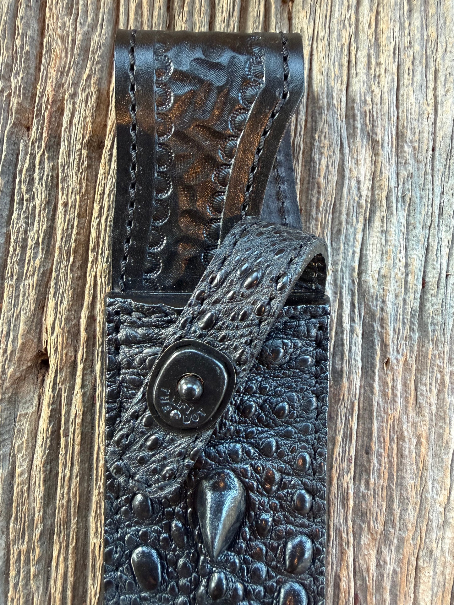 Randall Model 1-8 in Exotic Black Snapping Turtle Horned/Dragon Tail Sheath from Treeman. New version with a Black Canteen Snap. My only one.