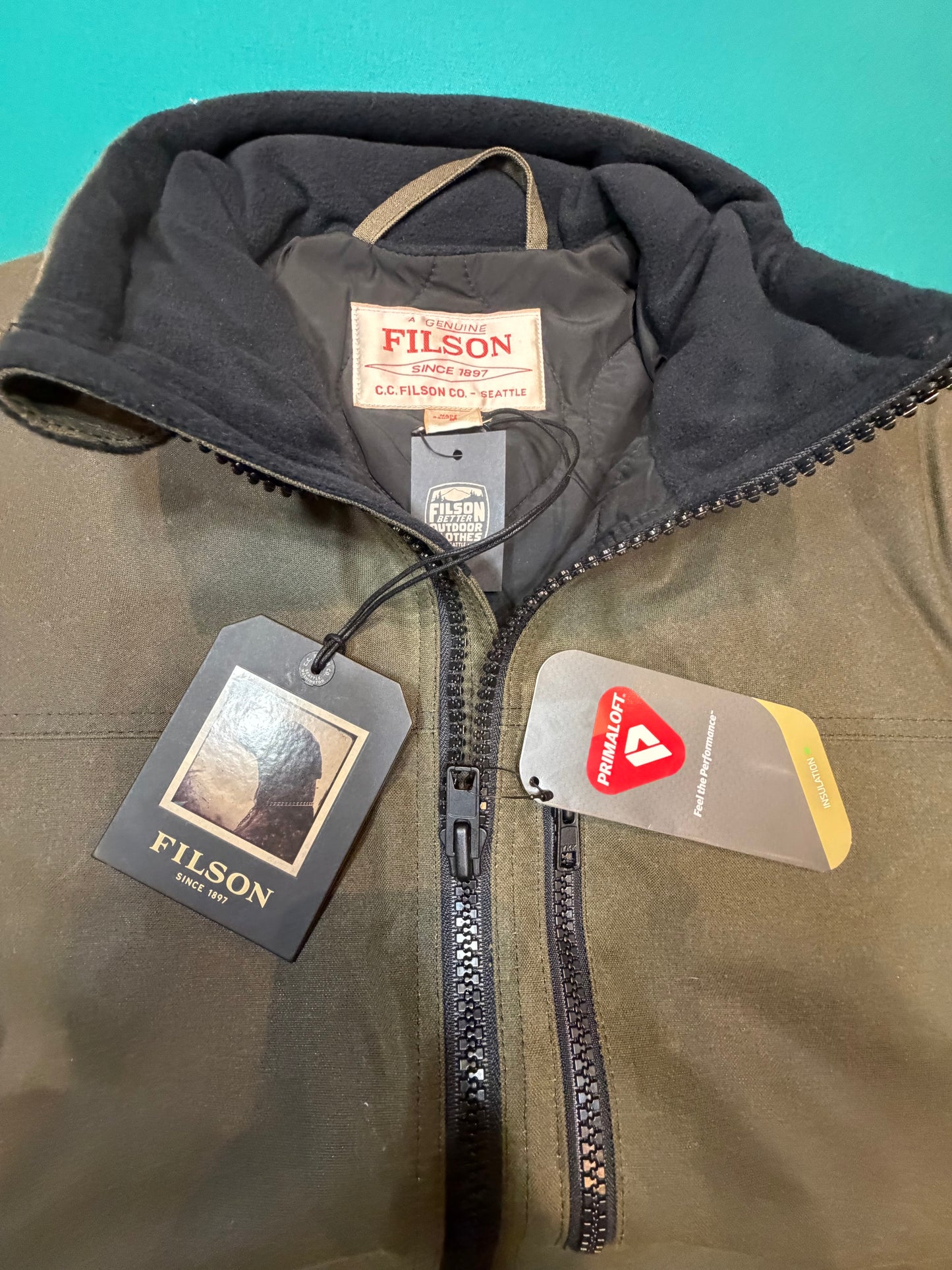 NWT Filson TIN CLOTH PRIMALOFT® JACKET in Otter Green in a size Medium NWT