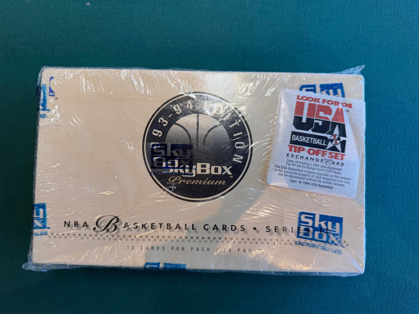 1993-94 SKYBOX PREMIUM SERIES II 2 NBA BASKETBALL BOX NEW SEALED