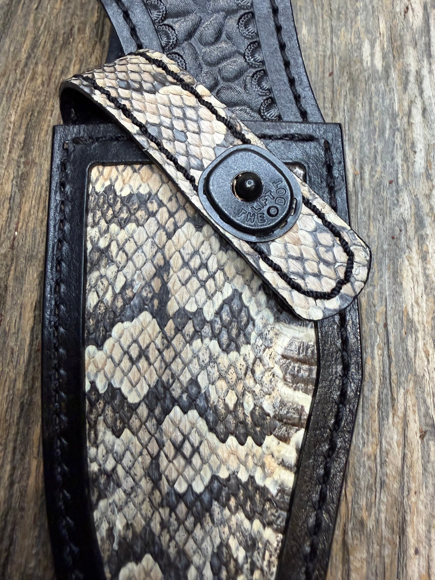 Randall Model 19-5  Sheath in Exotic Eastern Diamondback RattleSnake from Treeman Sheaths. Tremendous colors on this one.