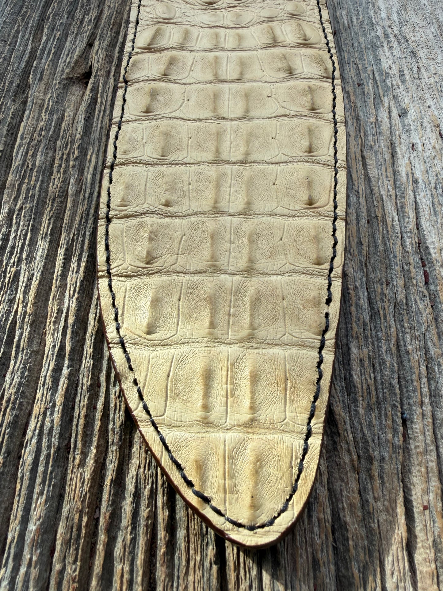 New Randall Model 12-11 Large Sasquatch Sheath in Exotic Ivory Matte Crocodile (Hornback and Skull) from Treeman with the newest Black Canteen snap. Killer sheath.