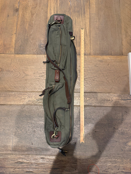 Very Rare New Old Stock Filson YKK Fly Fishing Rod Case Rugged Twill in Otter Green, Made in the USA 41 inch version. July 2002 Build.Style 216P, Very clean condition. Keys and lock included.