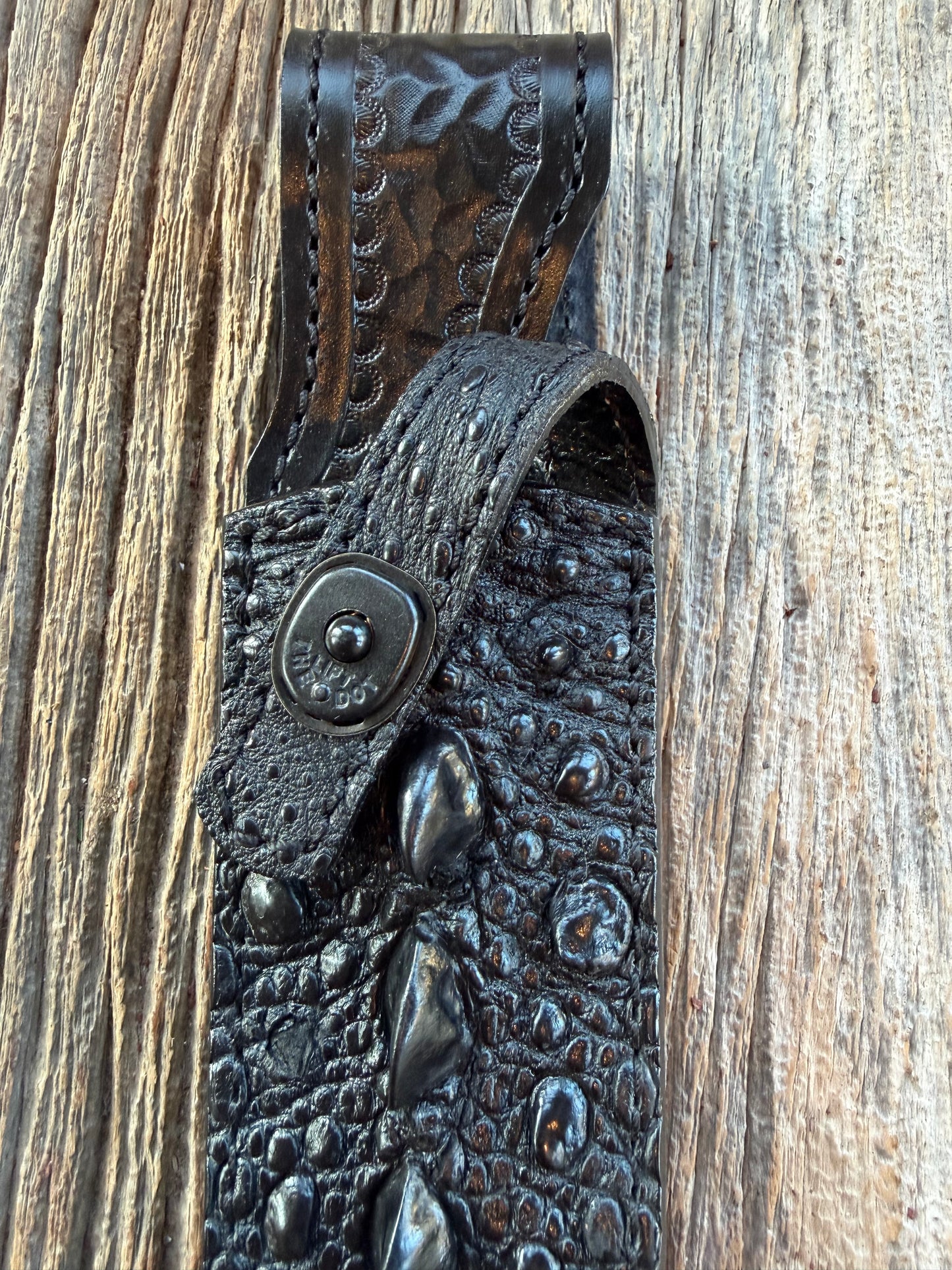 Randall Model Dealer Special Buxton Fighter in Exotic Black Snapping Turtle Horned/Dragon Tail Sheath from Treeman. New version with a Black Canteen Snap.