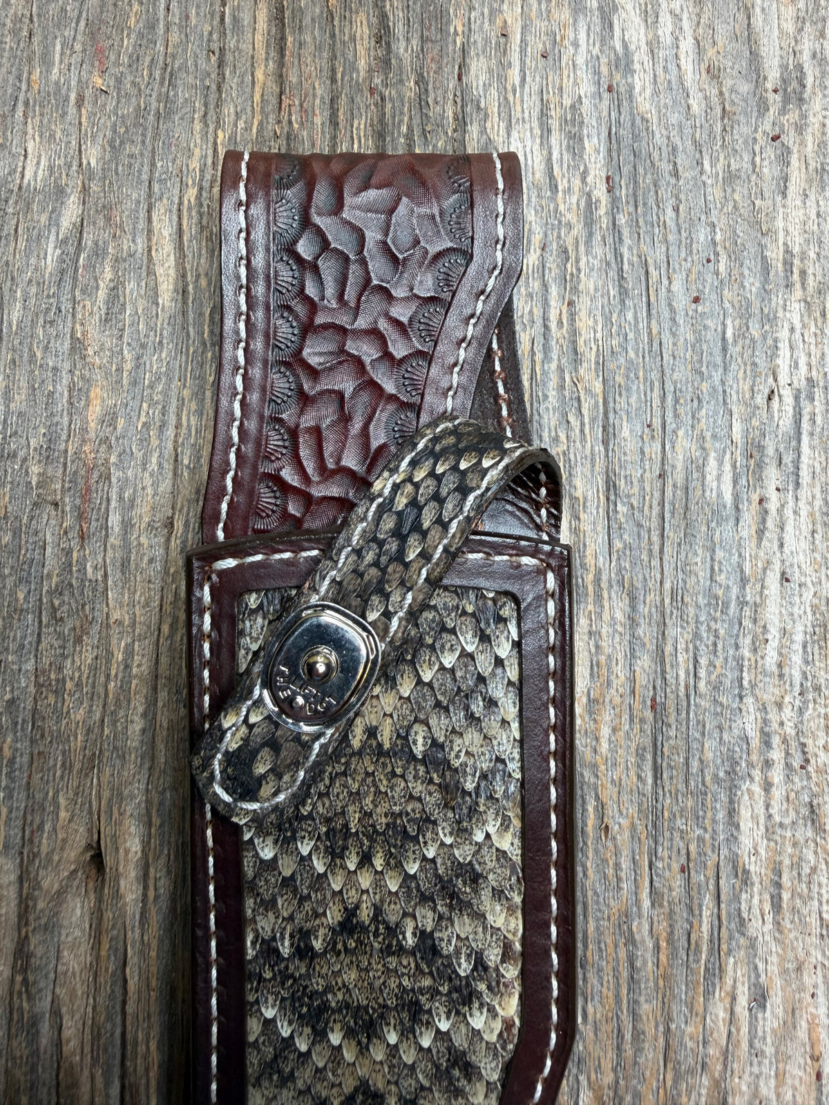 Randall Model 12-8 sheath with a Western Diamondback RattleSnake skin from Treeman Sheaths. Very dark skin and quite honestly the nicest one I’ve had in WDB.
