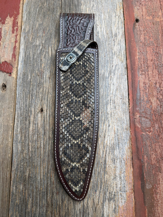 Randall Model Large Sasquatch sheath with a Western Diamondback RattleSnake skin from Treeman Sheaths. Very dark skin and quite honestly the nicest one I’ve had in WDB.