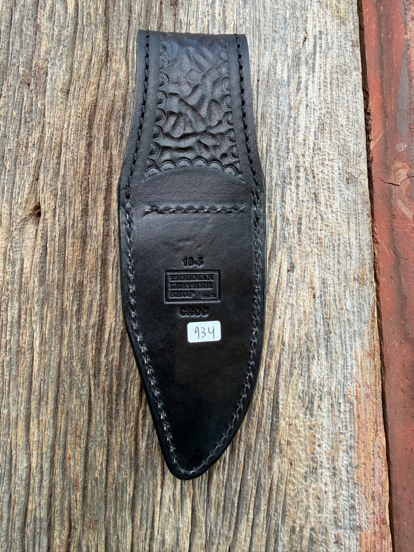 New Randall Model 19-5 Sheath in Exotic Black/Grey Matte Crocodile from Treeman with the newest Black Canteen snap.