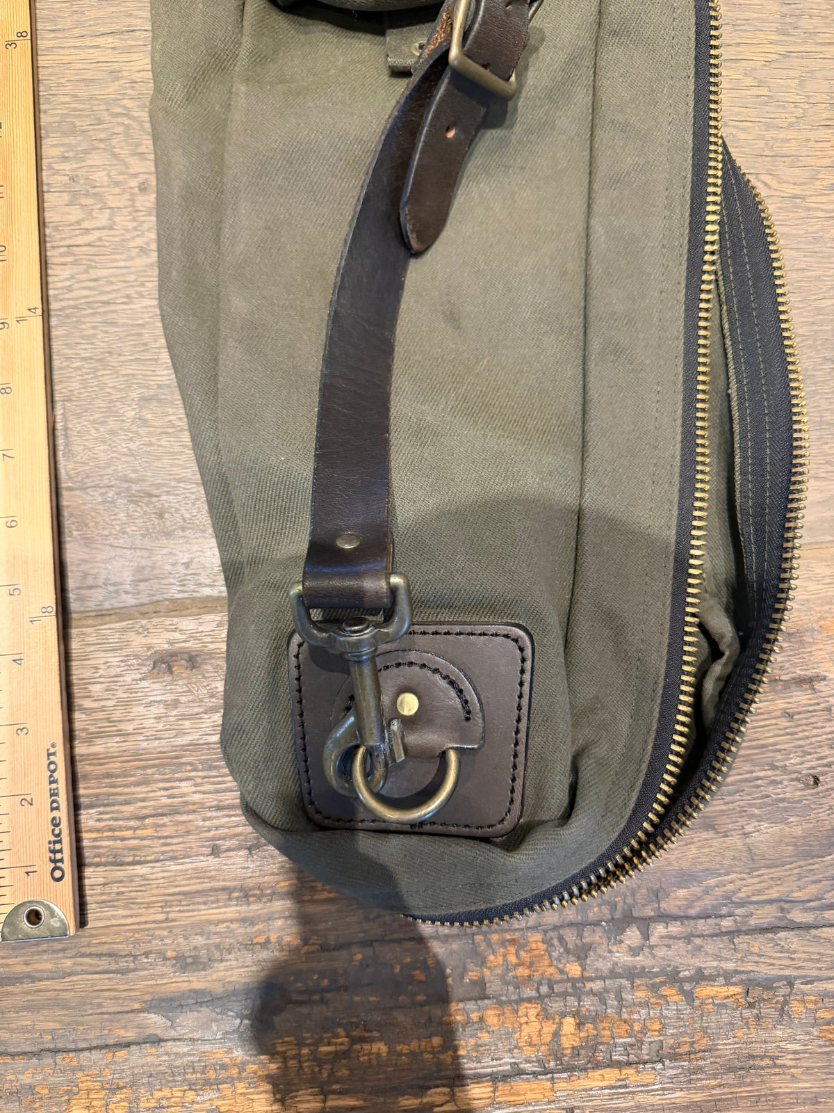Very Rare Filson Fly Fishing Rod Case Rugged Twill in Otter Green Made in the USA. This is the 60 inch version. Talon zippers, nice condition given the age, Style 216P.