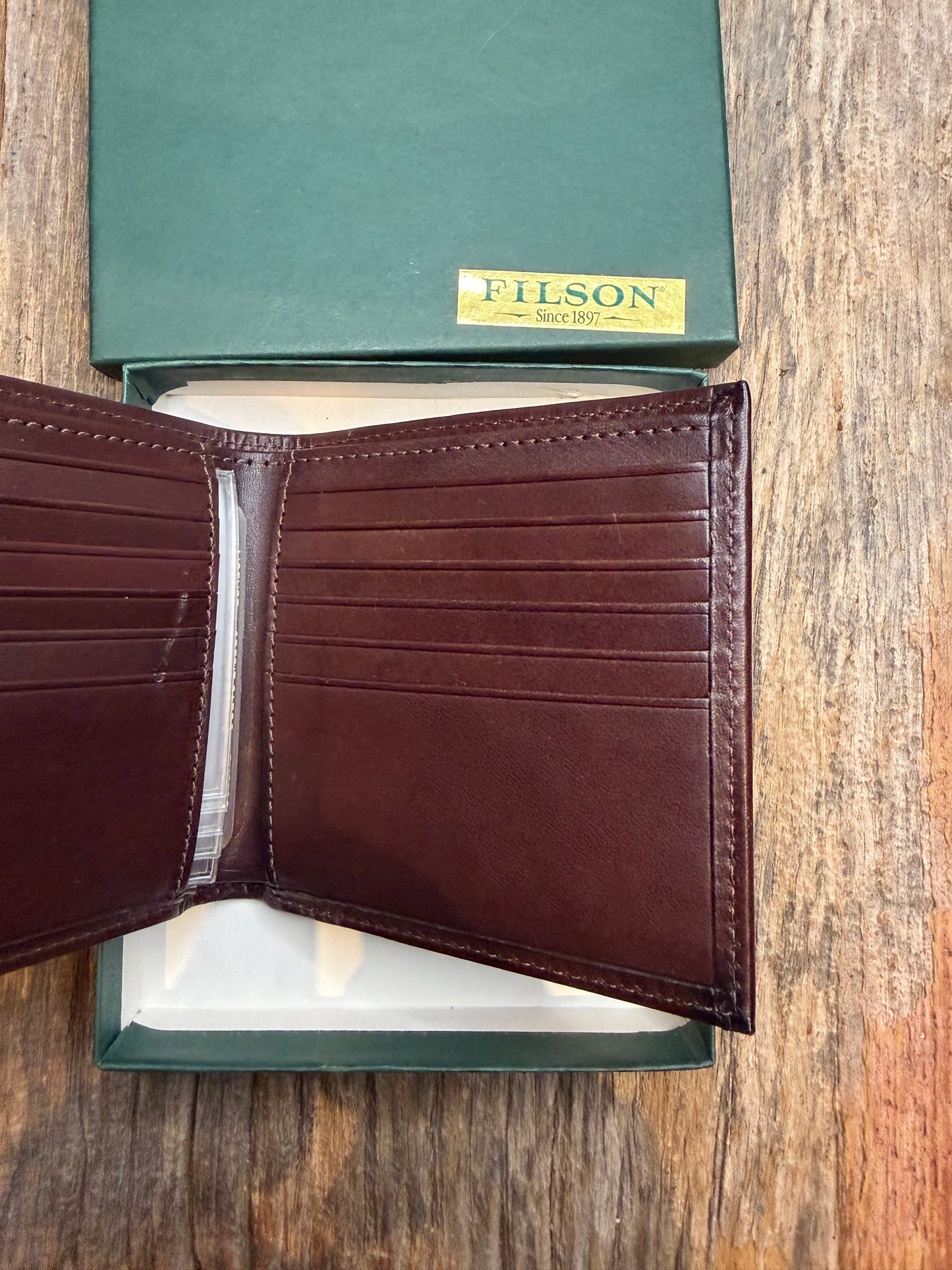 Filson All Leather Packer Wallet in Brown, new in the box. Rare item in soft Horween leather. Made in USA