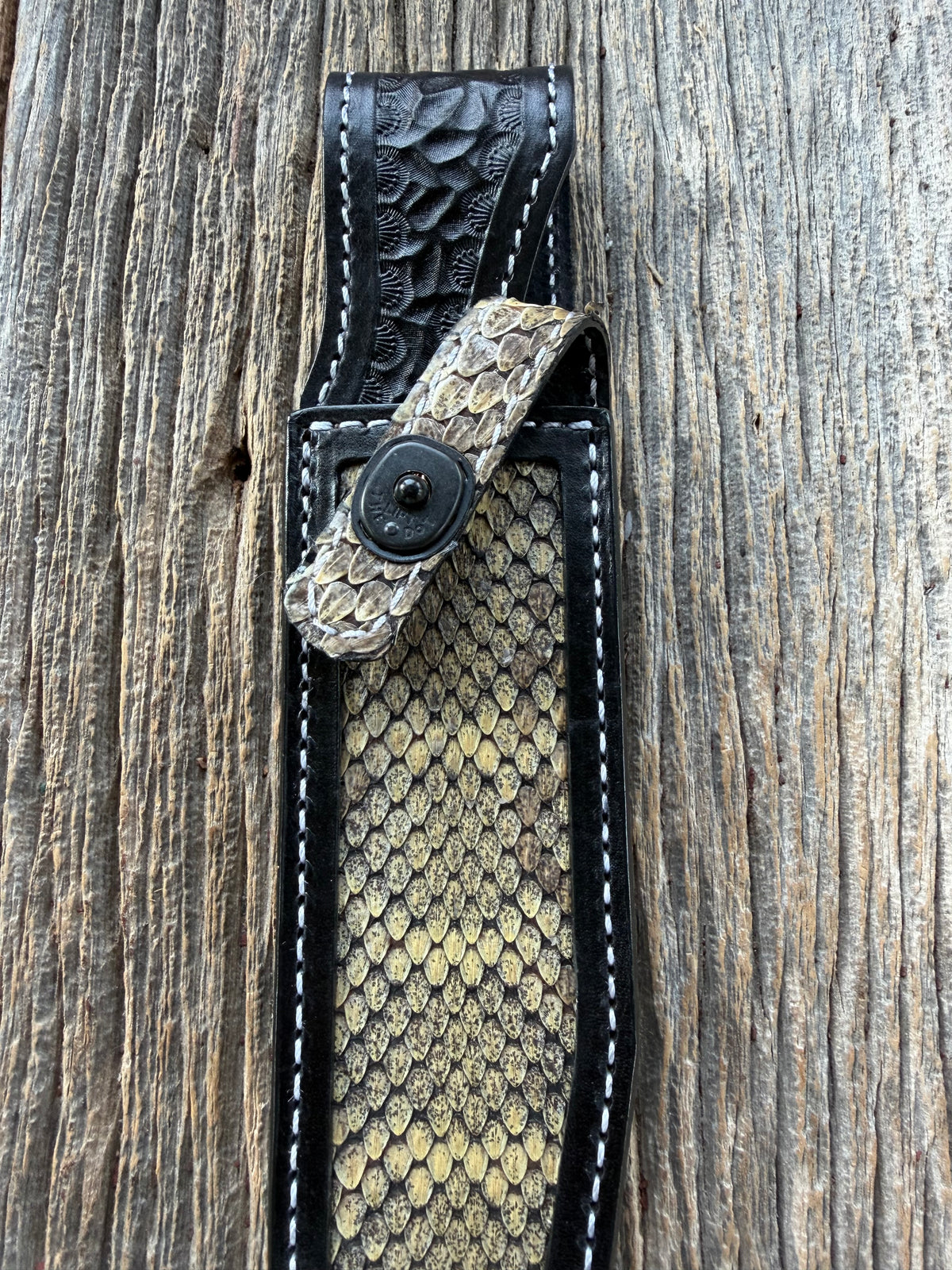 Randall Model 1-7 sheath with inlayed Western Diamondback RattleSnake skin from Treeman Sheaths. Brown leather, white deviated stitching and black canteen snaps.