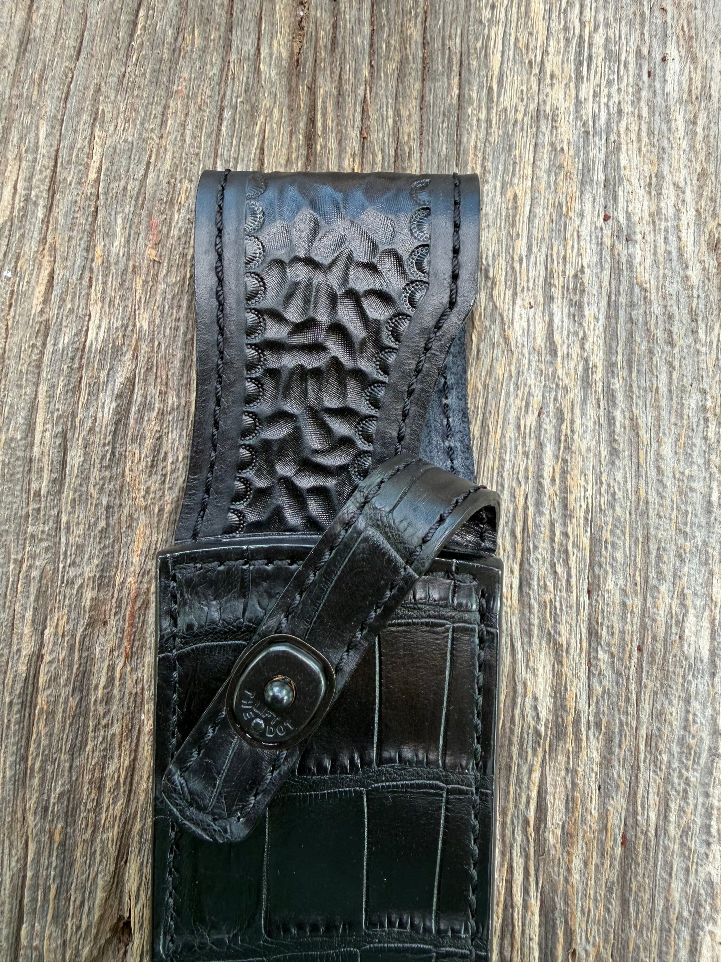 New Randall Model 12-9 Sheath in Exotic Black Matte Crocodile from Treeman with the newest Black Canteen snap. Killer sheath.